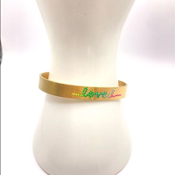 Minimalist gold loved threaded message cuff bracelet - Picture 3 of 4